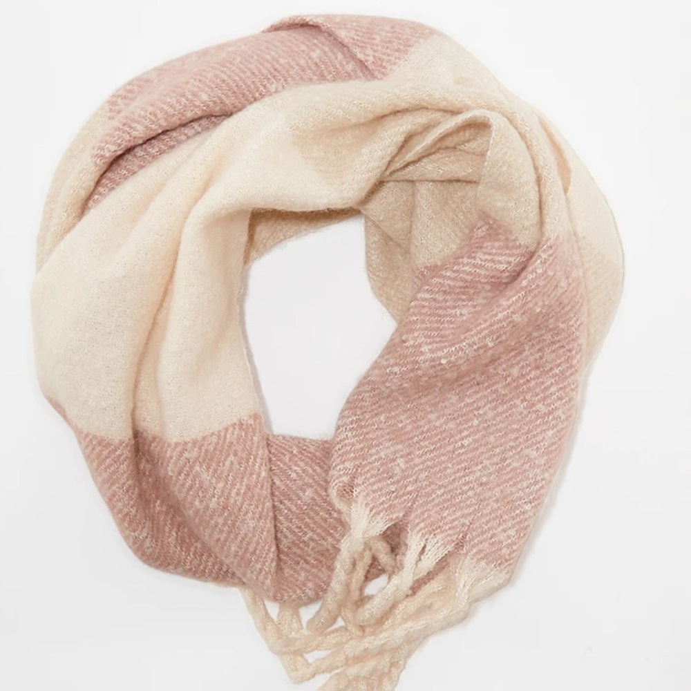 Huntington Scarf